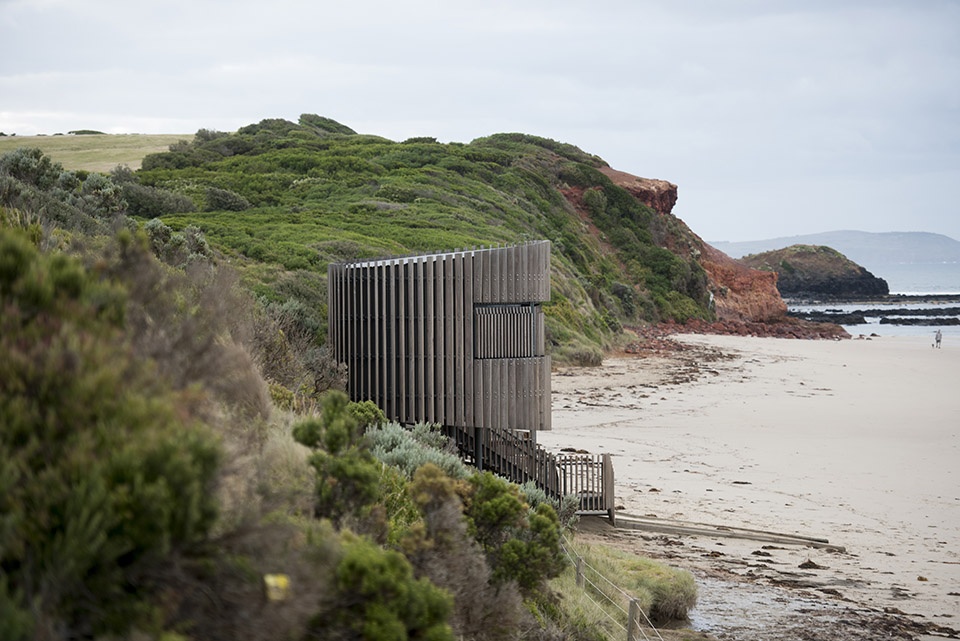 smiths beach surf life saving tower by mrtn architects