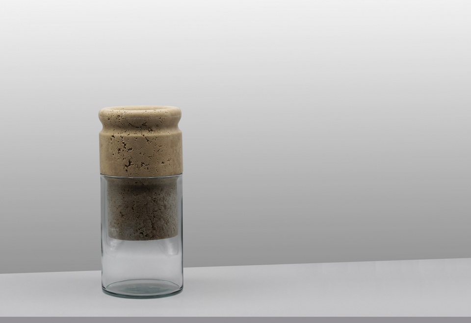sponge vase by moreno ratti