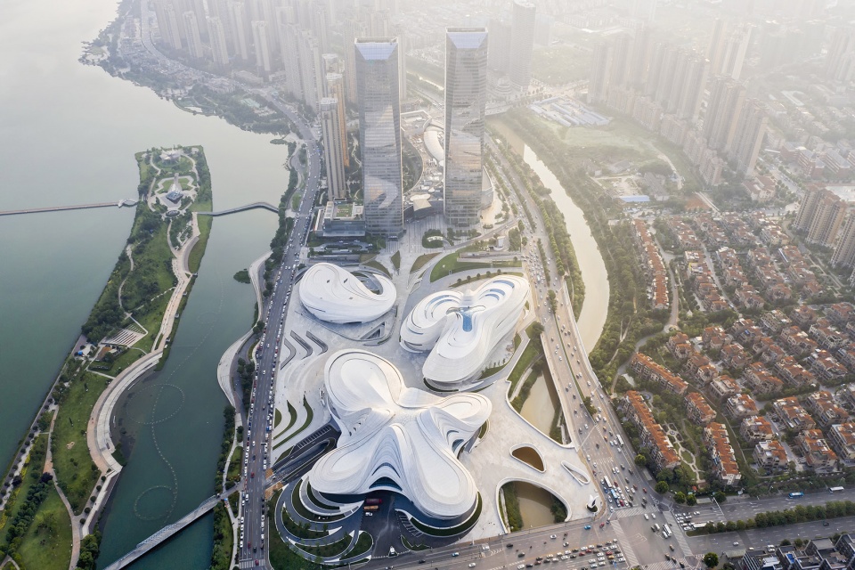 changsha meixihu international culture arts centre by zaha hadid architects