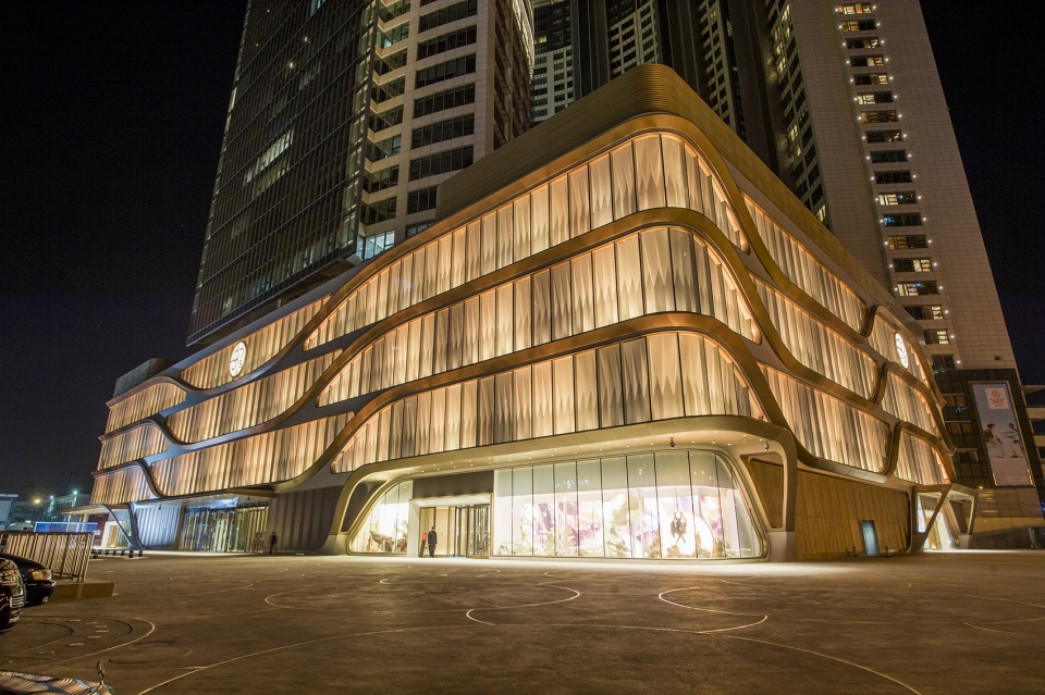 gentle monster introduces the digital analog future to skp s beijing