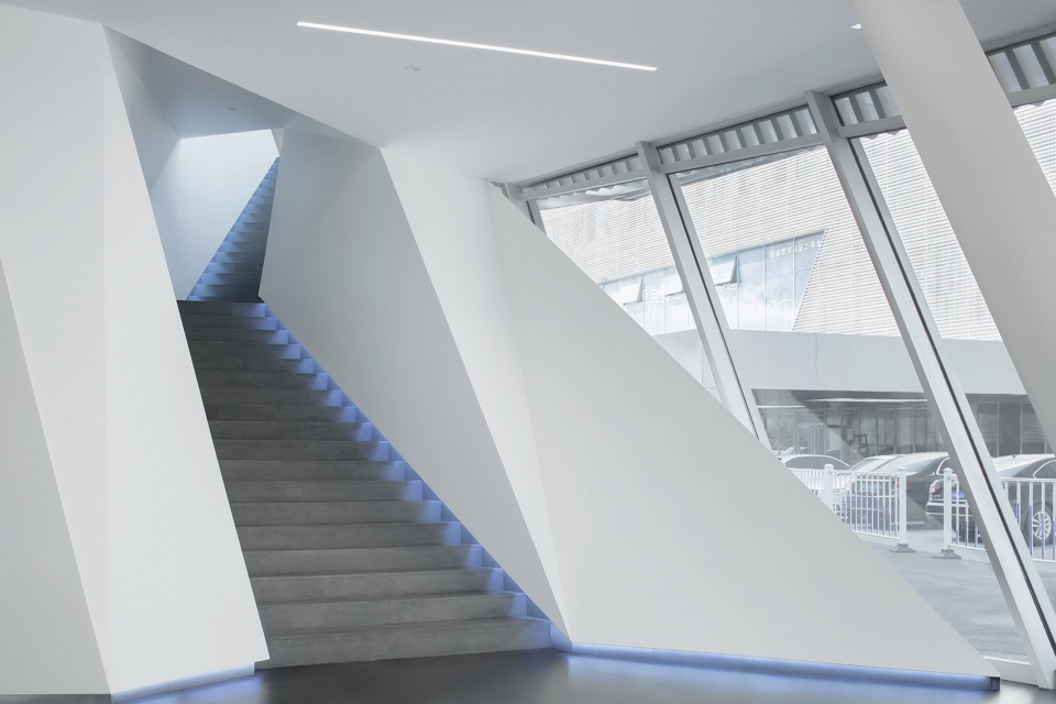 lamborghini exhibition center in zhengzhou china by pma