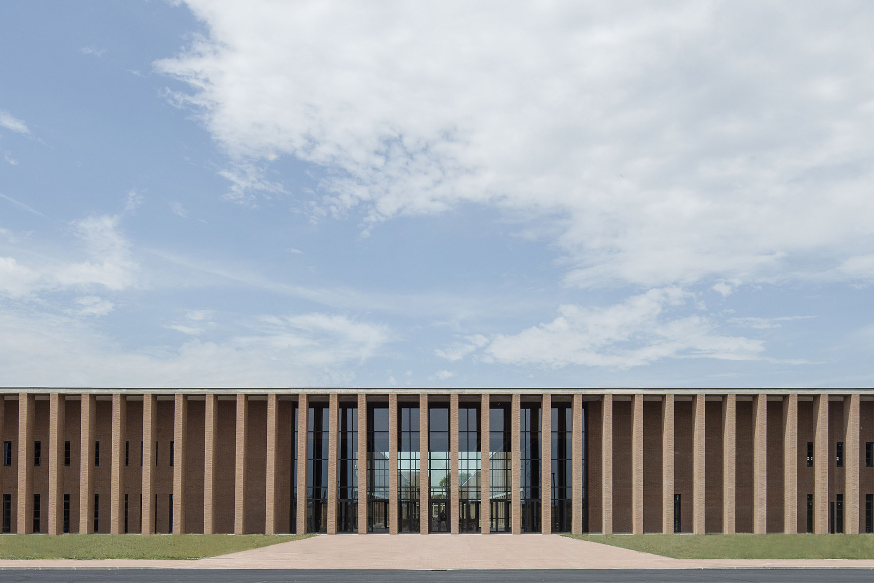 nuova sede della scuola per leuropa a parma by studio zermani e associati