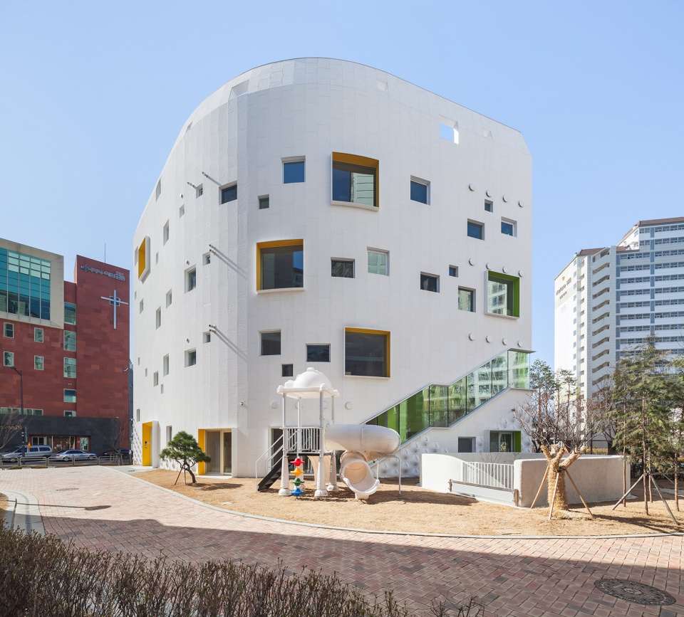 the imprint艺术娱乐综合体,韩国仁川 / mvrdv将周围建筑的立面"印刻"