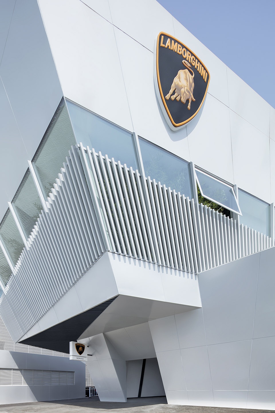 lamborghini exhibition center in zhengzhou china by pma