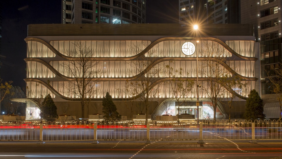 gentle monster introduces the digital analog future to skp s beijing