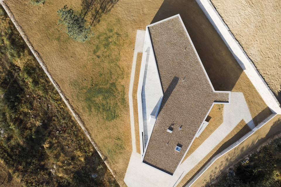 house in lamego by antonio ildefonso architect