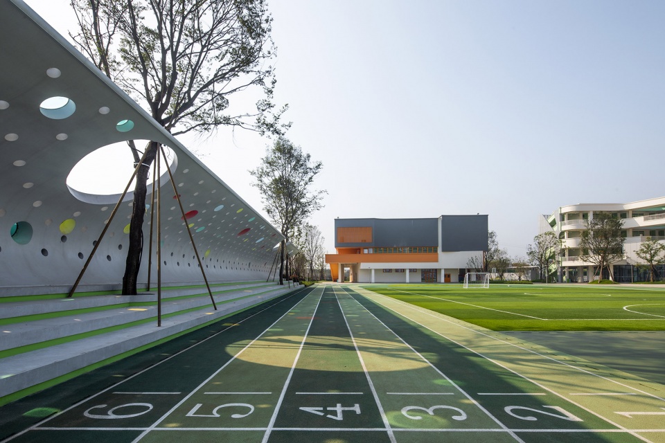 landscape design for chengdu hamilton luxelakes school china by wisto design