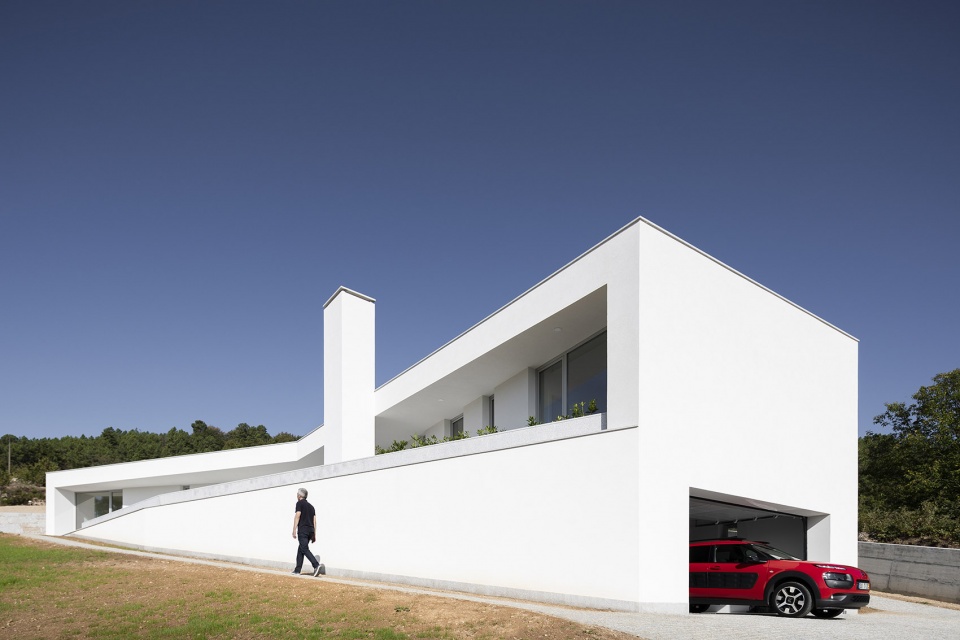 house in lamego by antonio ildefonso architect
