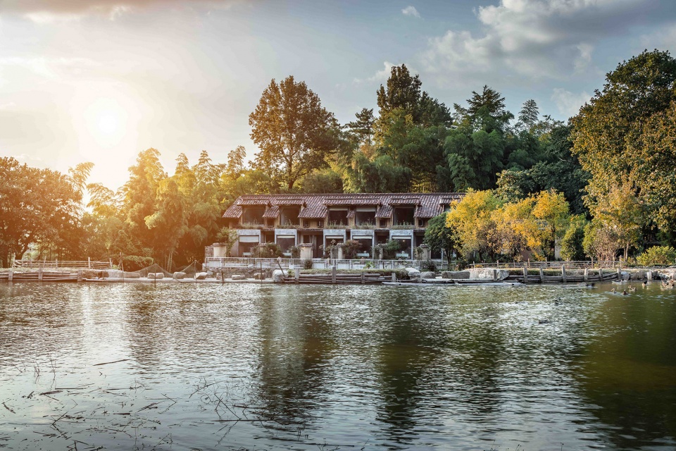 leisurely mountain life boutique homestay china by mj architects