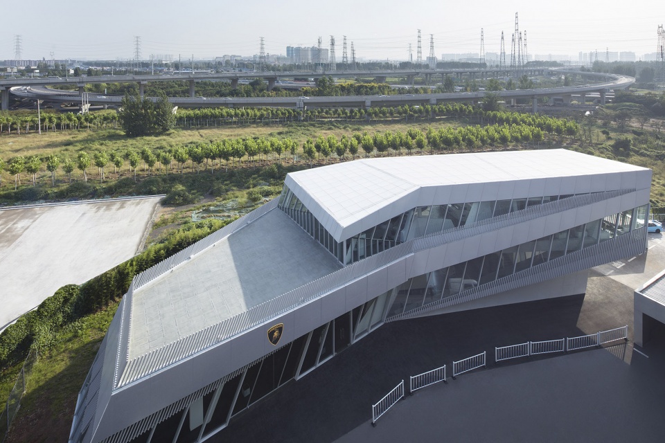 lamborghini exhibition center in zhengzhou china by pma