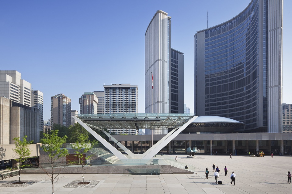 nathan phillips square revitalization by plant architect perkins will hoerr schaudt landscape architects adrian blackwell urban projects