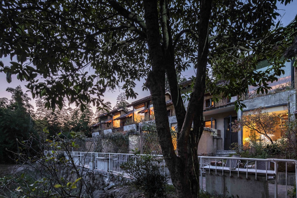 leisurely mountain life boutique homestay china by mj architects