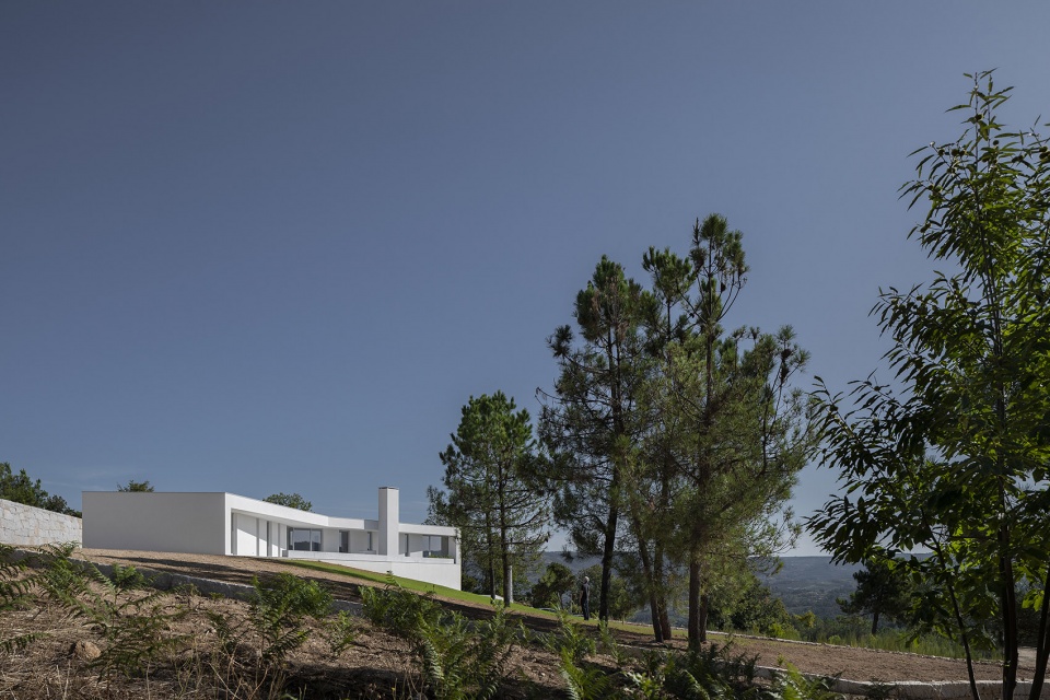 house in lamego by antonio ildefonso architect