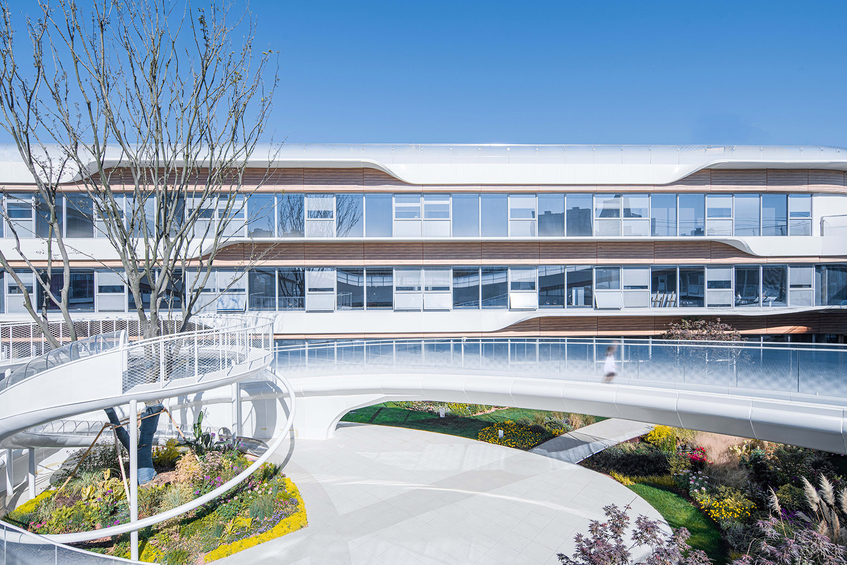 CIFI Donut Kindergarten, China by THDL (Tianhua Design Lab) - 谷德设计网