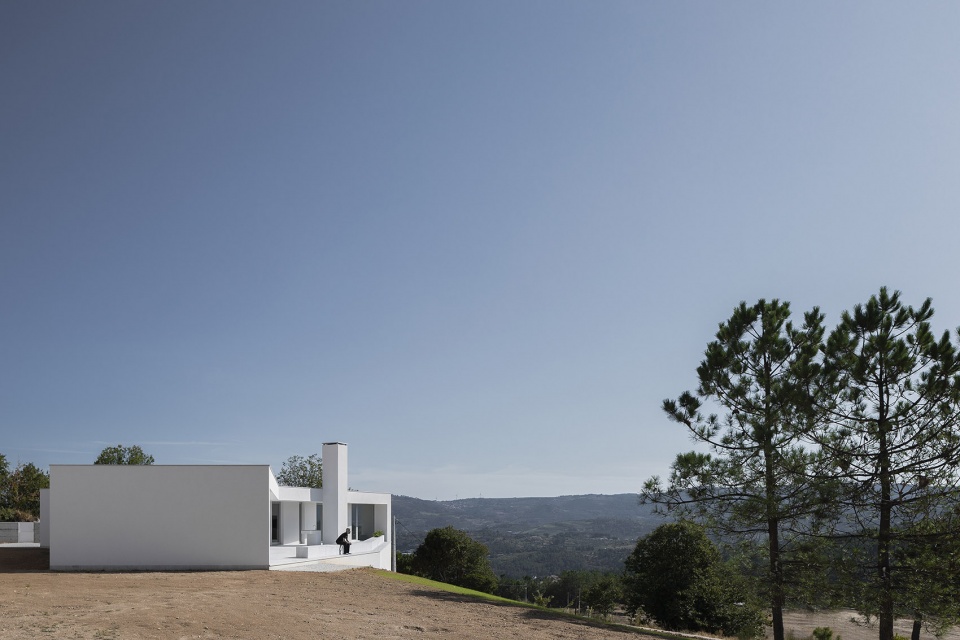 house in lamego by antonio ildefonso architect
