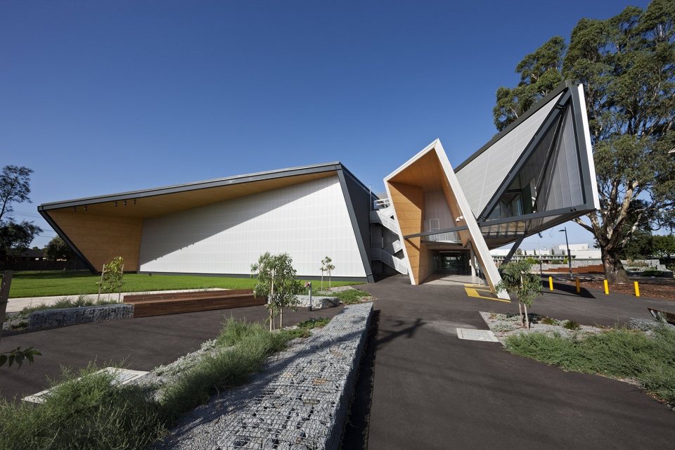 victoria university sunshine construction futures by cox architecture