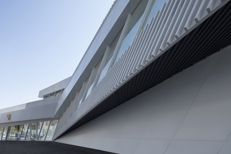 lamborghini exhibition center in zhengzhou china by pma