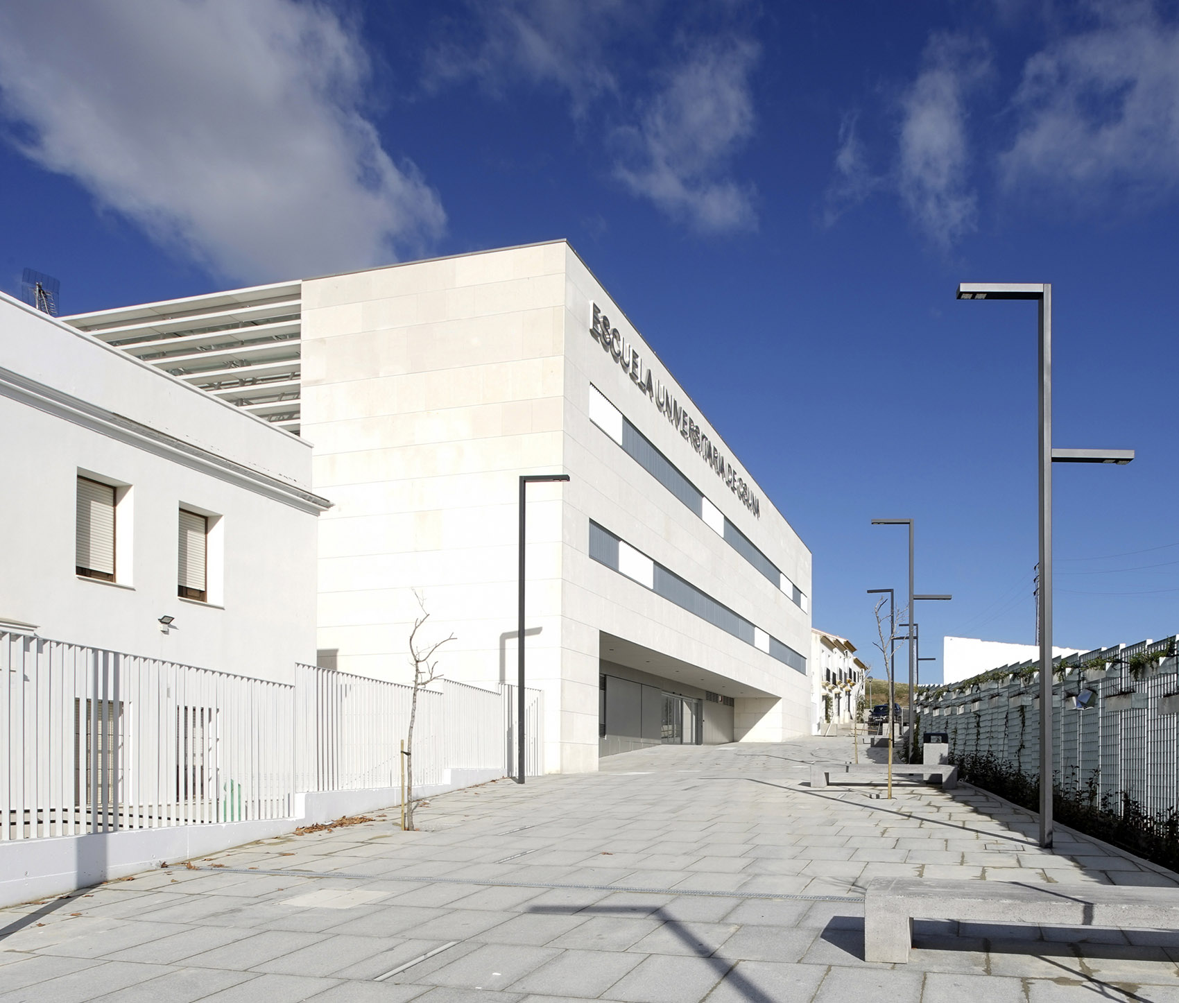 osuna university school by unia arquitectos