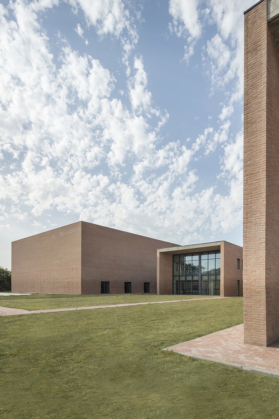 nuova sede della scuola per leuropa a parma by studio zermani e associati