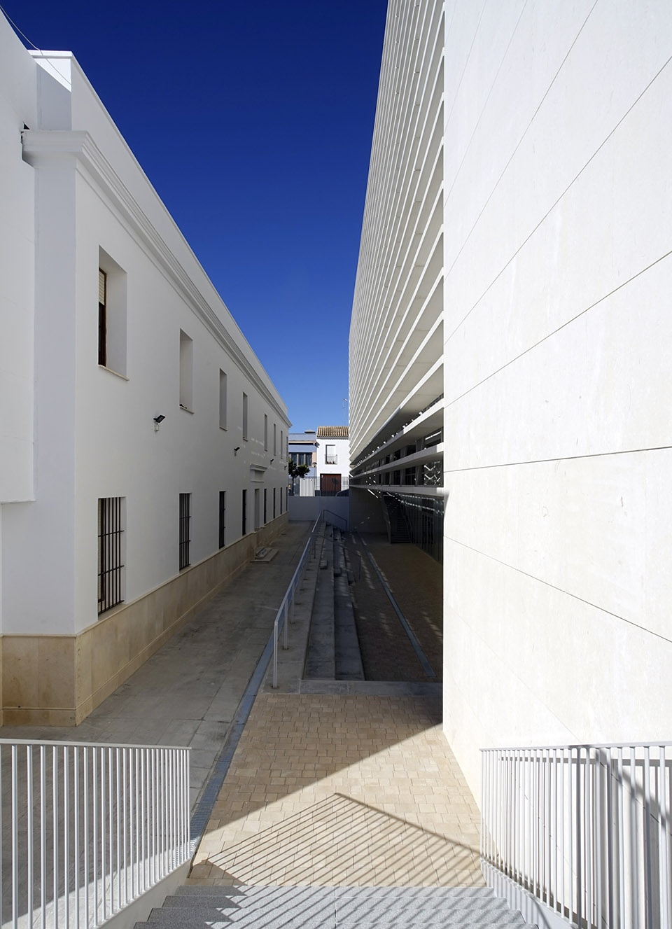 osuna university school by unia arquitectos