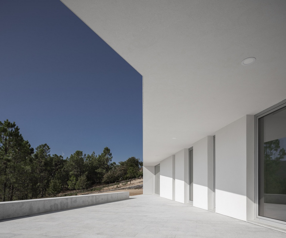 house in lamego by antonio ildefonso architect