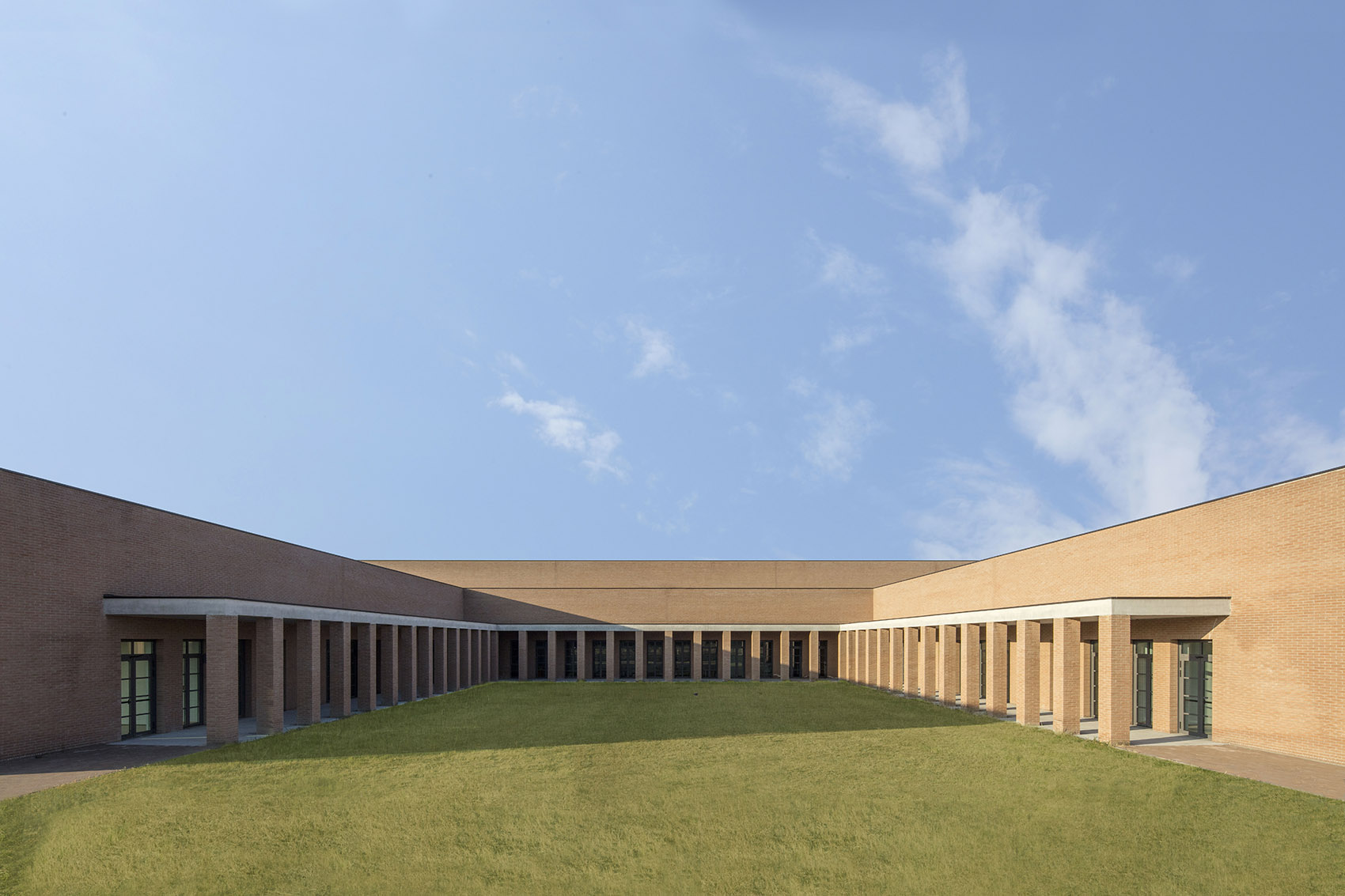 nuova sede della scuola per leuropa a parma by studio zermani e associati