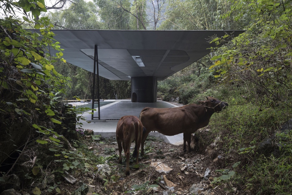 pavilion for yoga and pool in xy yunlu hotel china by atelier liu yuyang architects