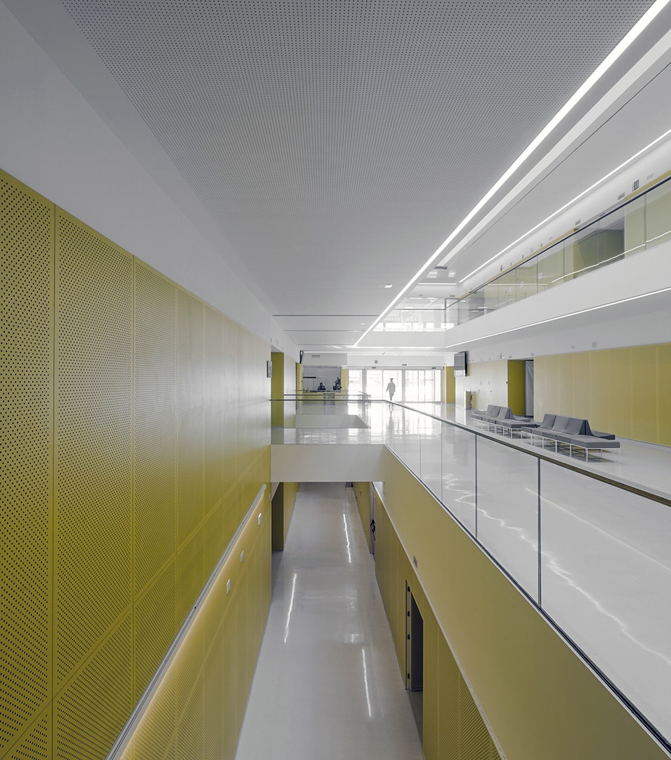 osuna university school by unia arquitectos