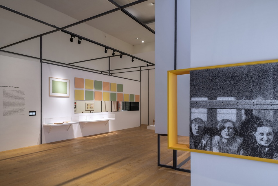 Bauhaus Exhibition Gray Space Design
