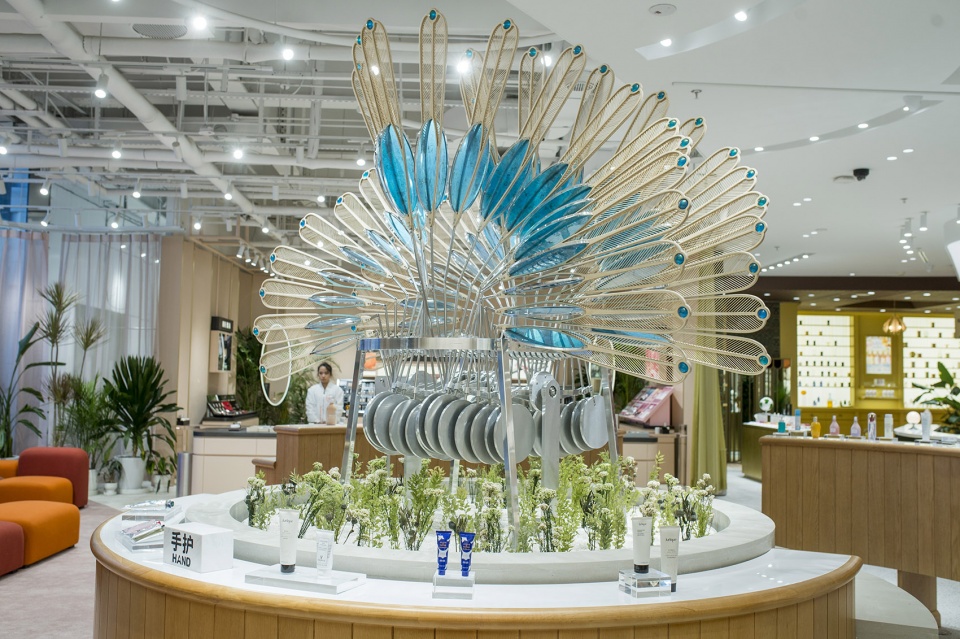 gentle monster introduces the digital analog future to skp s beijing
