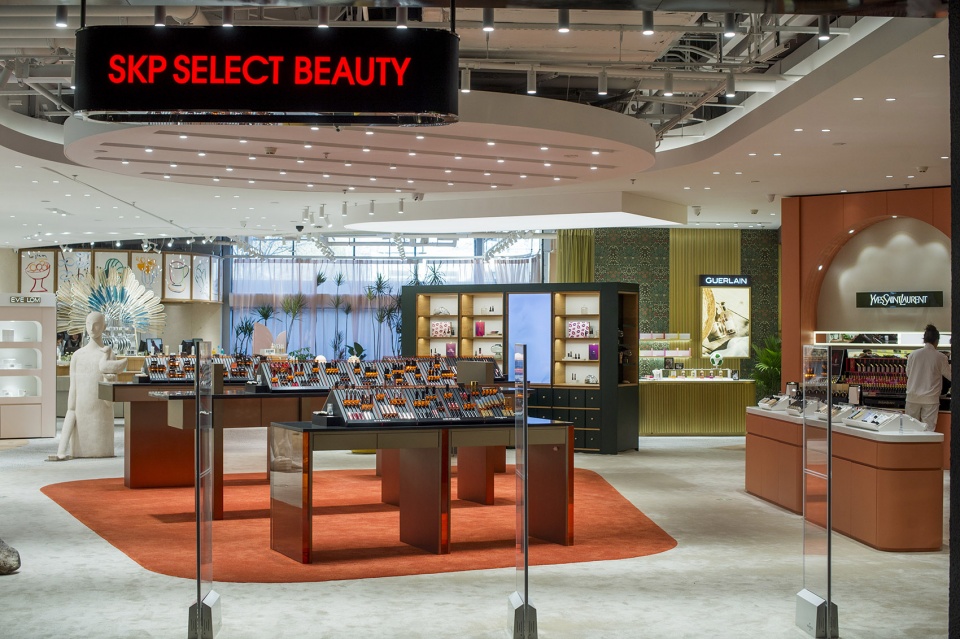 gentle monster introduces the digital analog future to skp s beijing