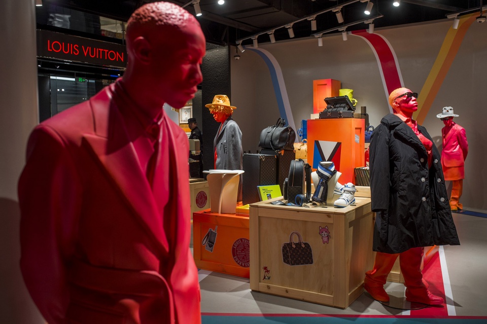 gentle monster introduces the digital analog future to skp s beijing