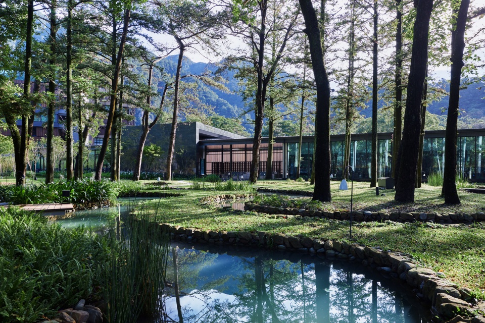 hoshinoya guguan by azuma architect associates