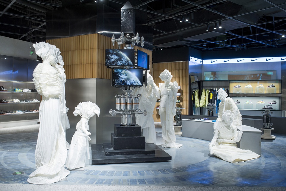 gentle monster introduces the digital analog future to skp s beijing