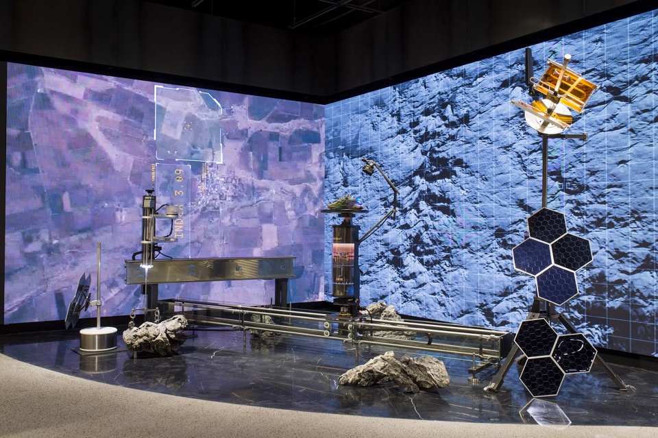 gentle monster introduces the digital analog future to skp s beijing