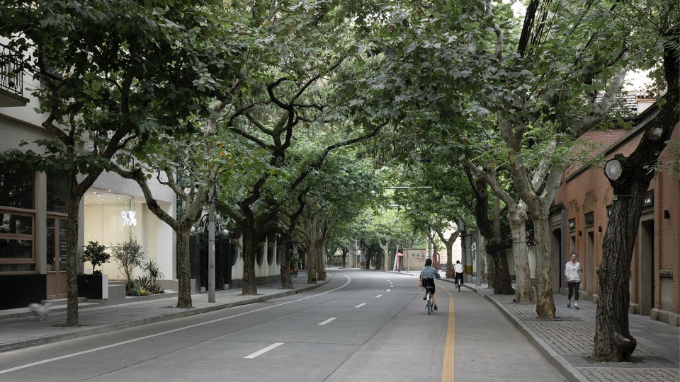 arabica west jianguo road shanghai by b l u e architecture studio