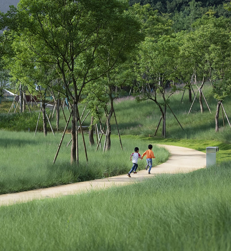 anshun hongshan lake civil park china by la design