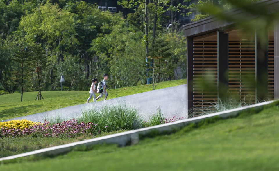 anshun hongshan lake civil park china by la design