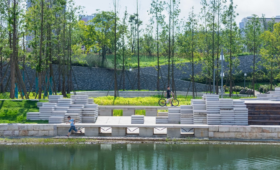 anshun hongshan lake civil park china by la design