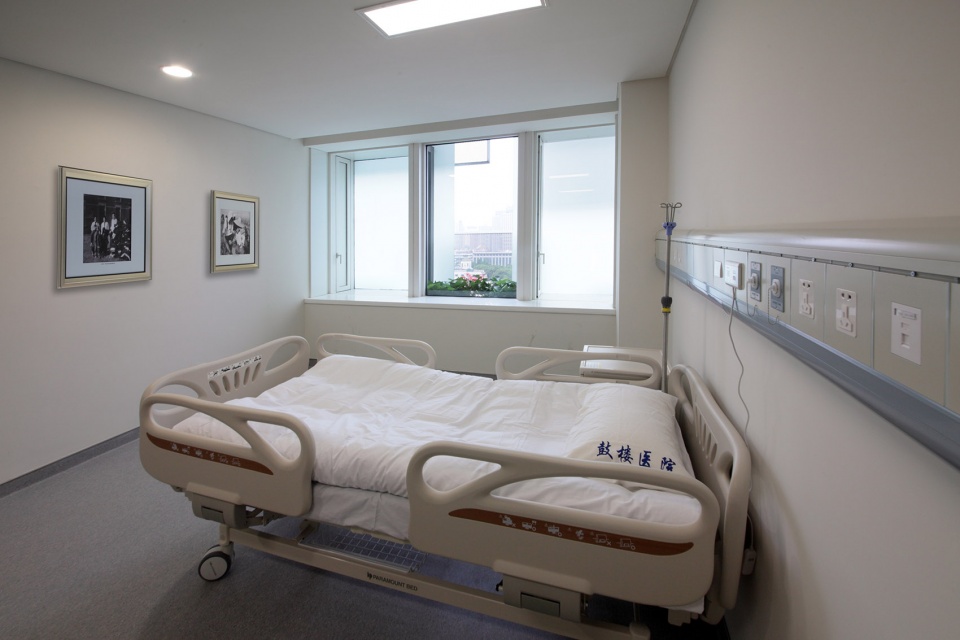 nanjing drum tower hospital china by lemanarc sa