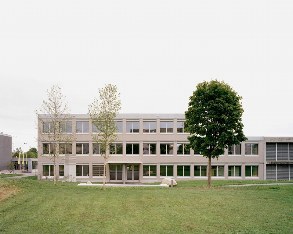 secondary school romanshorn by bak gordon arquitectos architekturburo bernhard maurer gmbh