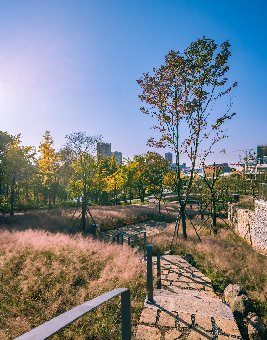 anshun hongshan lake civil park china by la design