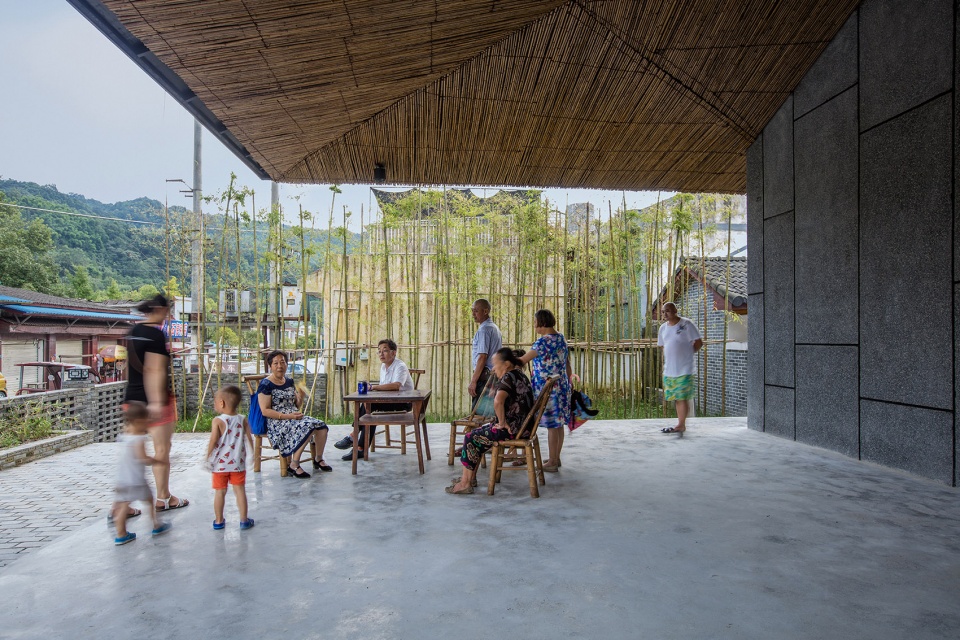live together under one roof series architecture design projects of xiaoshi village in pengzhou sichuan province china by studio dali arc...