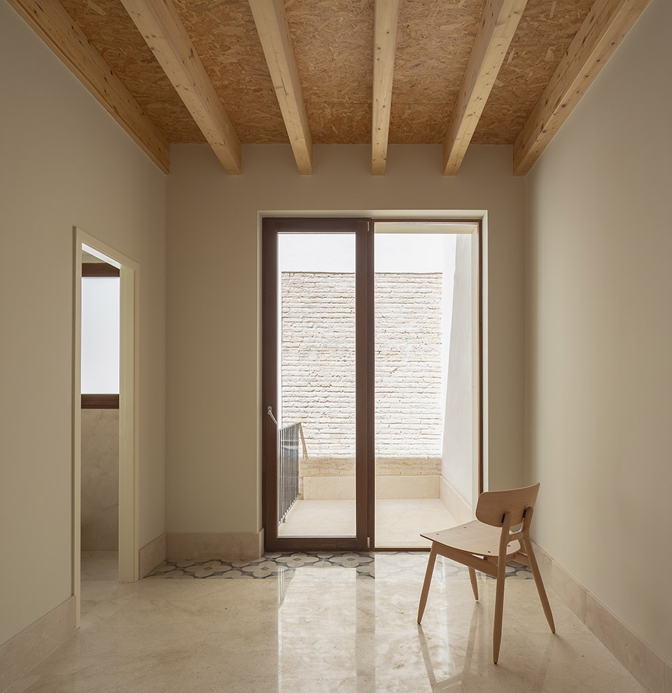 house of giants by iterare arquitectos