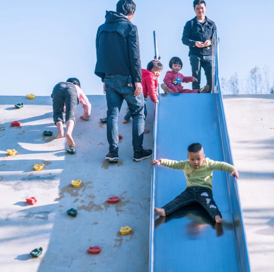 anshun hongshan lake civil park china by la design