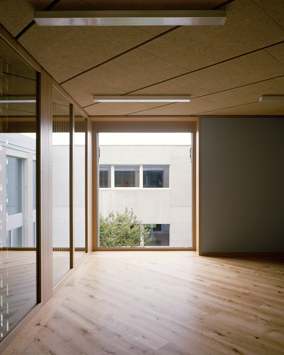 secondary school romanshorn by bak gordon arquitectos architekturburo bernhard maurer gmbh