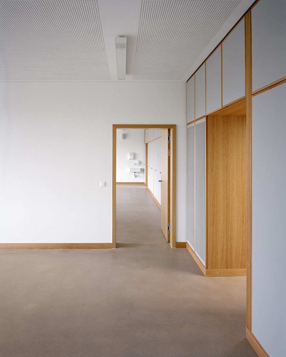 secondary school romanshorn by bak gordon arquitectos architekturburo bernhard maurer gmbh