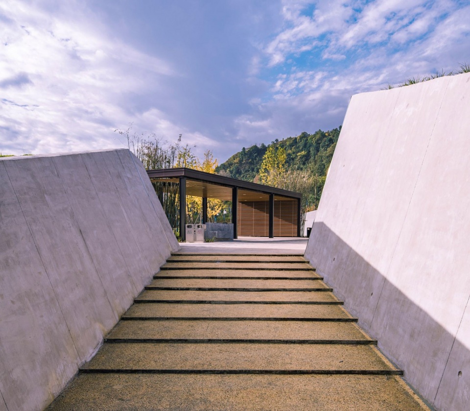 anshun hongshan lake civil park china by la design