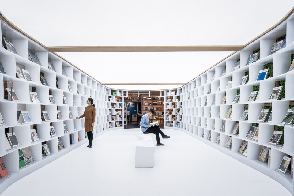 hubei foreign language bookstore china by wutopia lab1