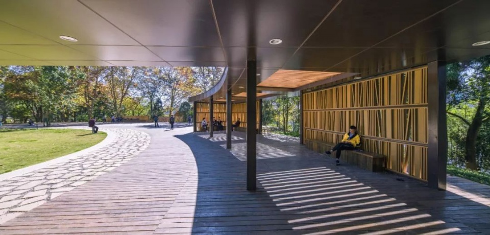 anshun hongshan lake civil park china by la design